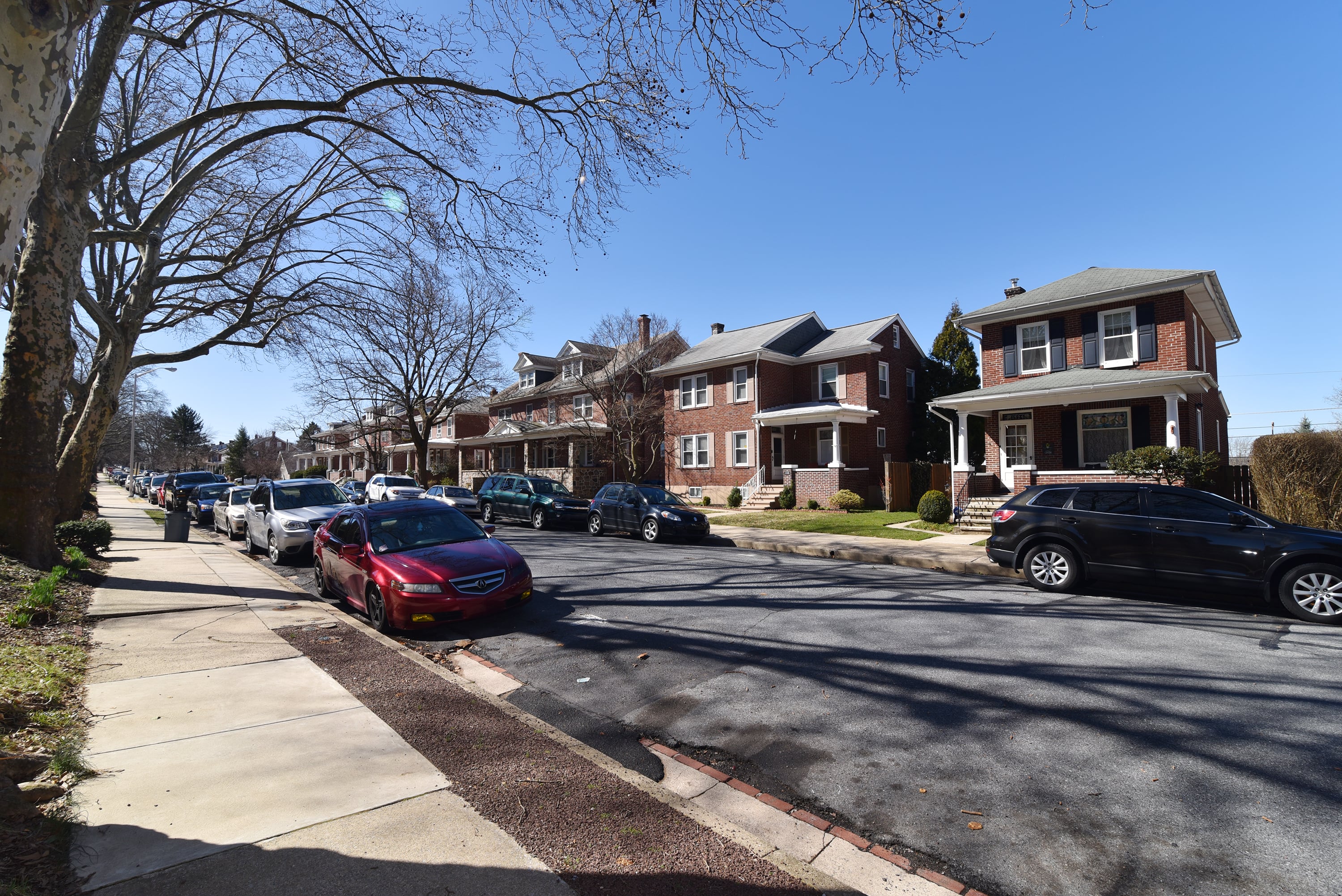 Street view of row of homes in Reading, Pennsylvania neighborhood